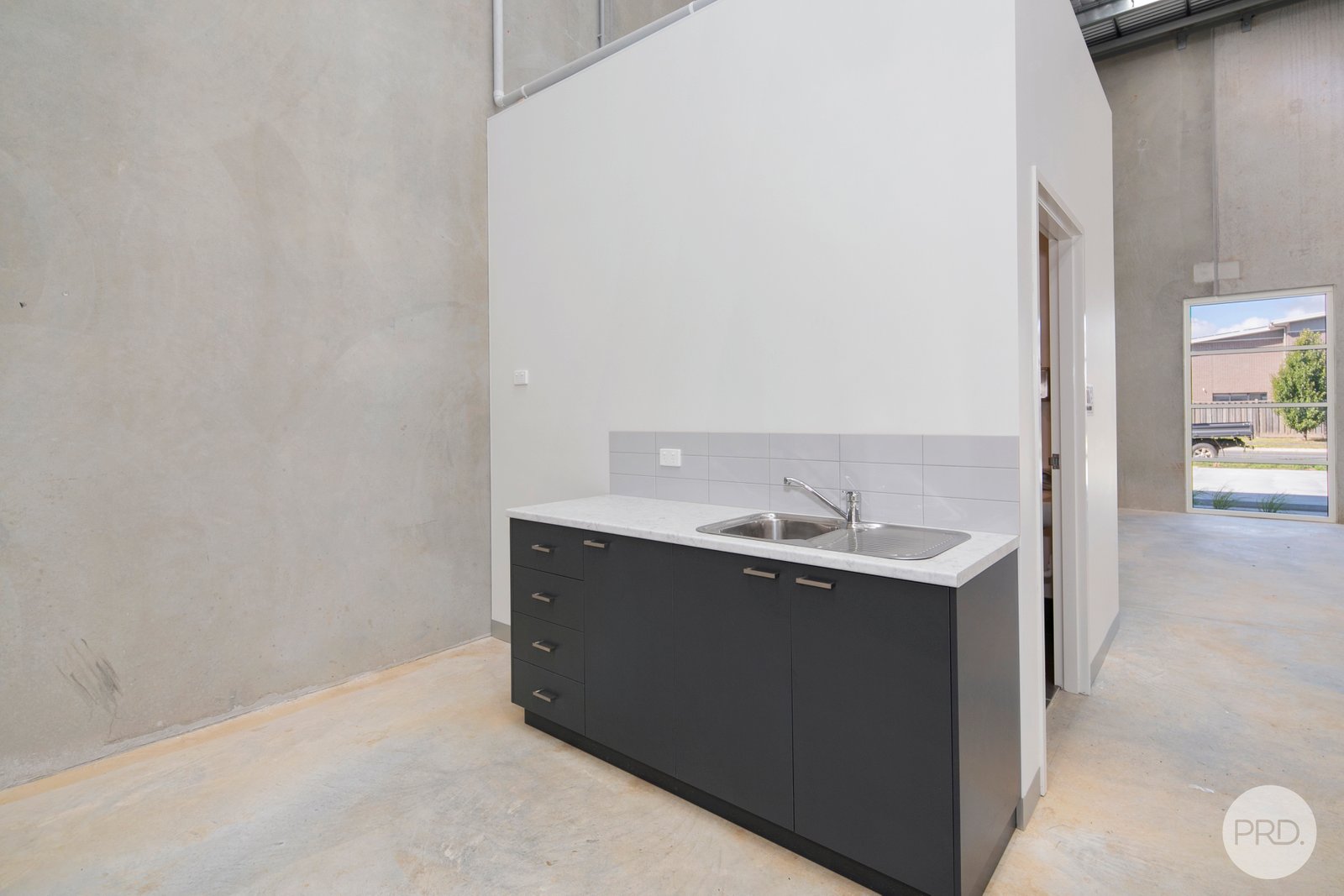 8/18 Gregory Street West  LAKE GARDENS 4