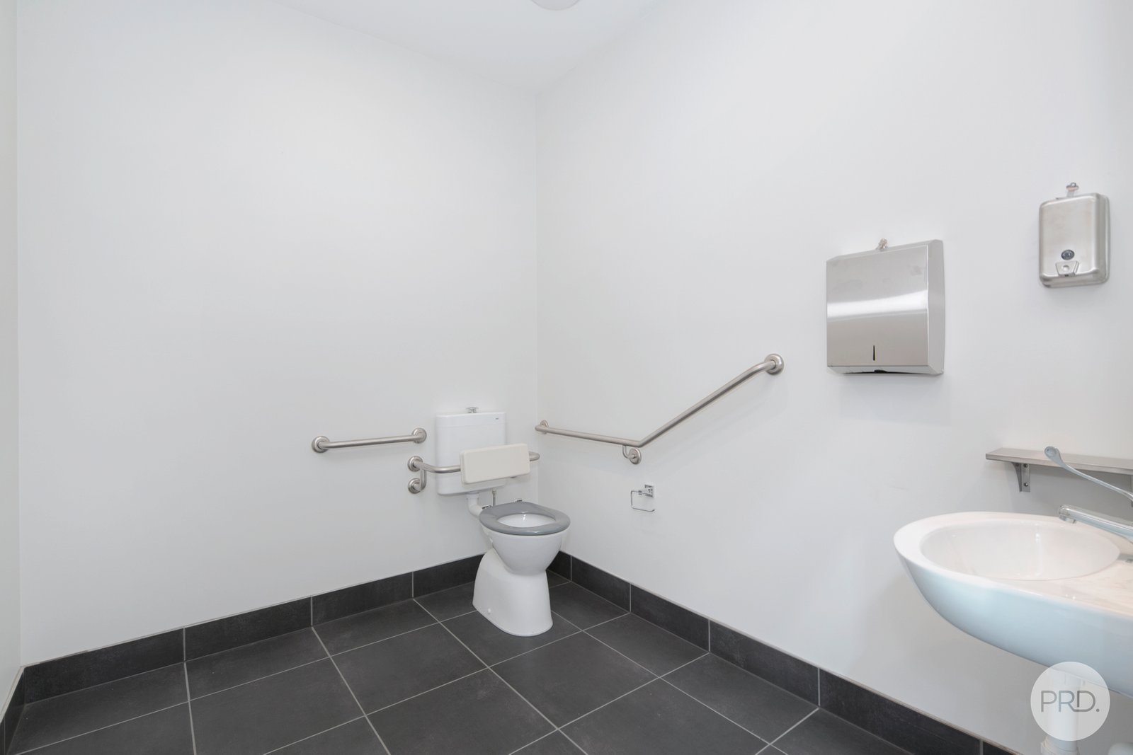 8/18 Gregory Street West  LAKE GARDENS 5