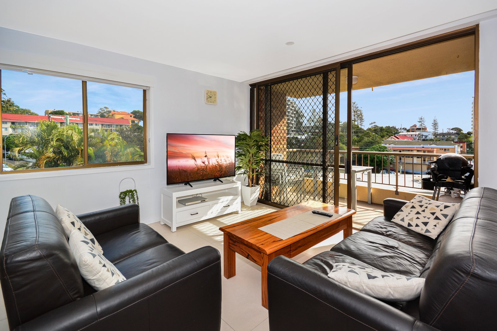 8/18 Lanham Street COOLANGATTA 3