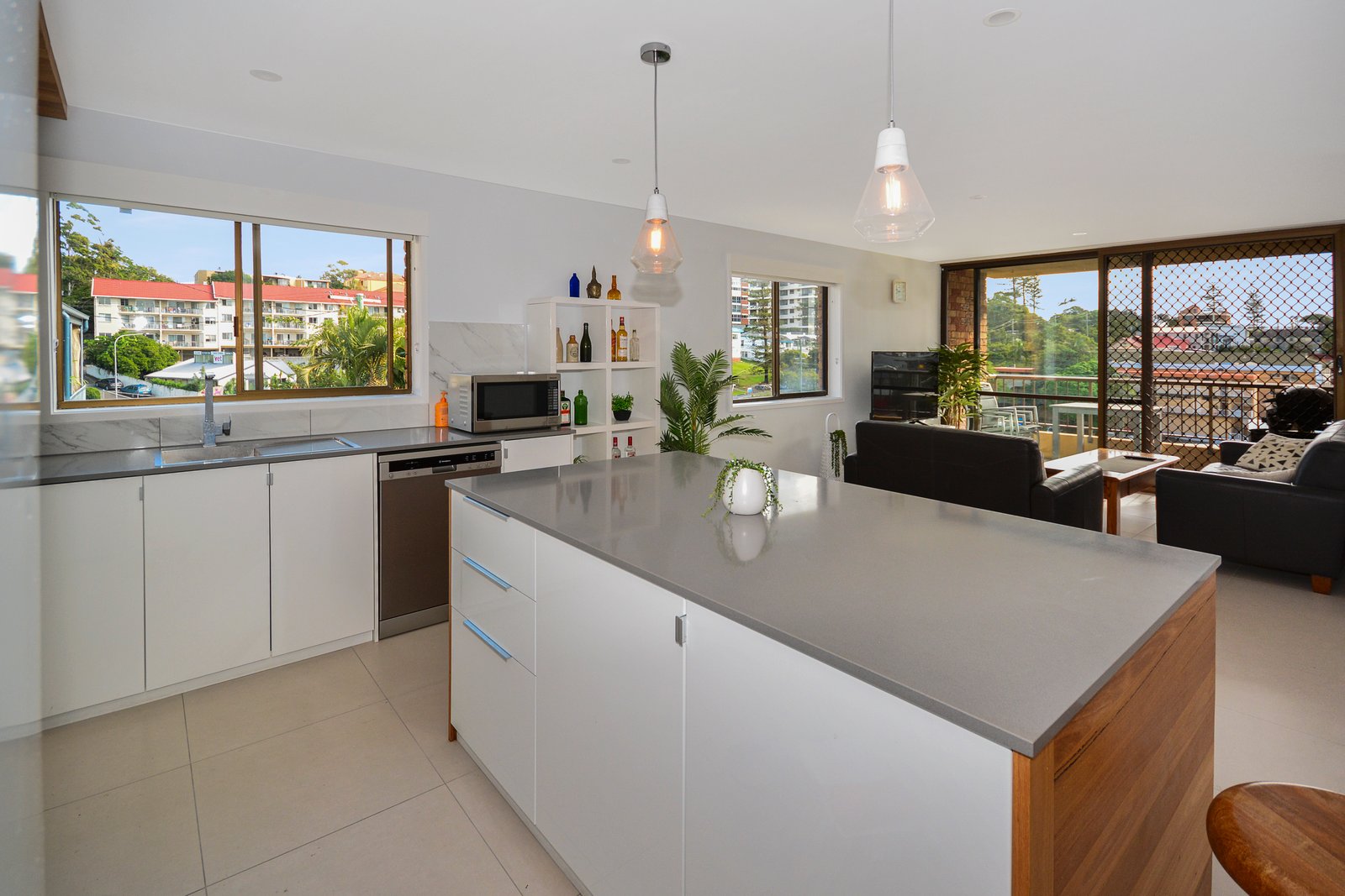 8/18 Lanham Street COOLANGATTA 4
