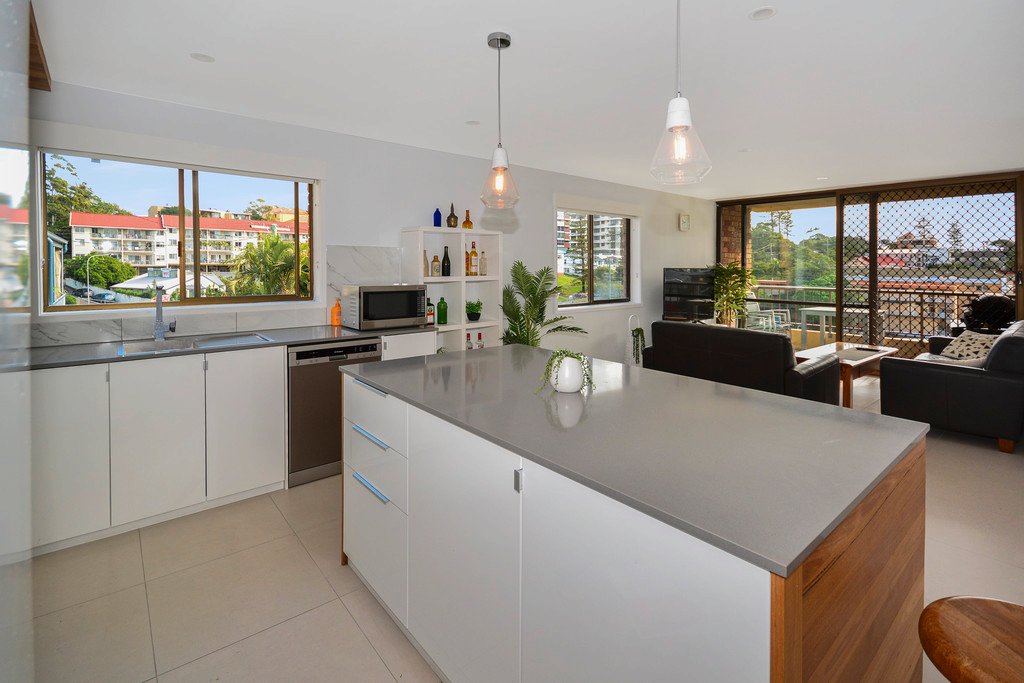 8/18 Lanham Street COOLANGATTA 4