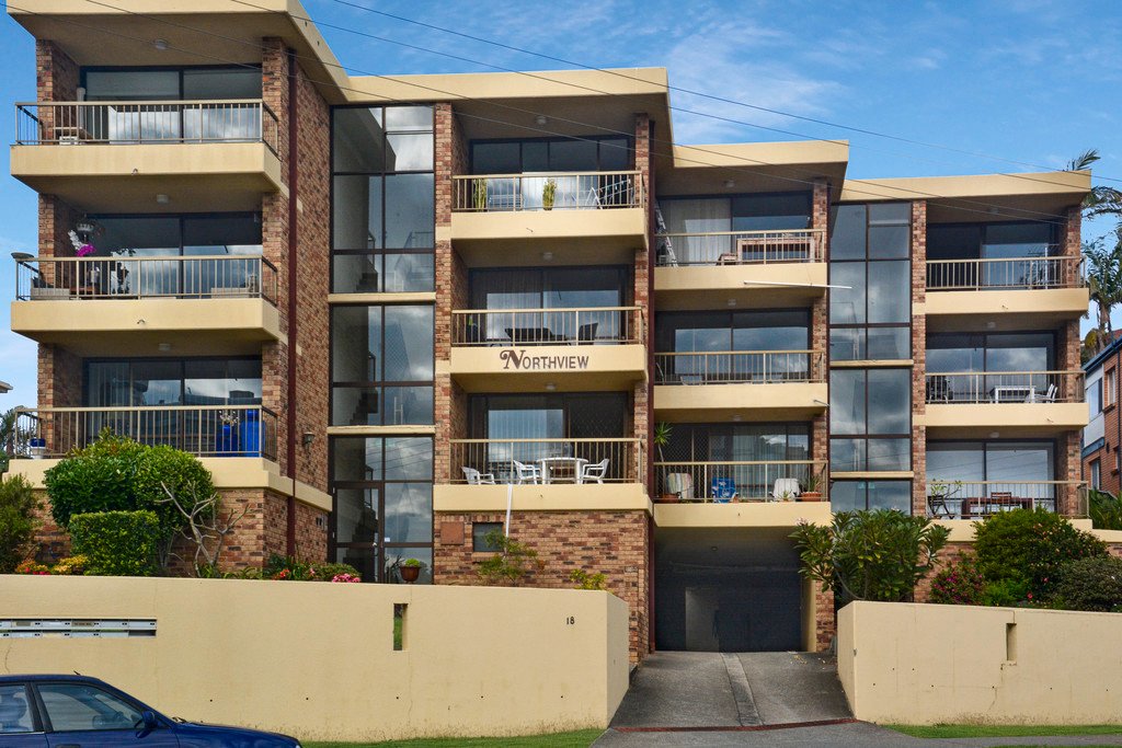 8/18 Lanham Street COOLANGATTA 9