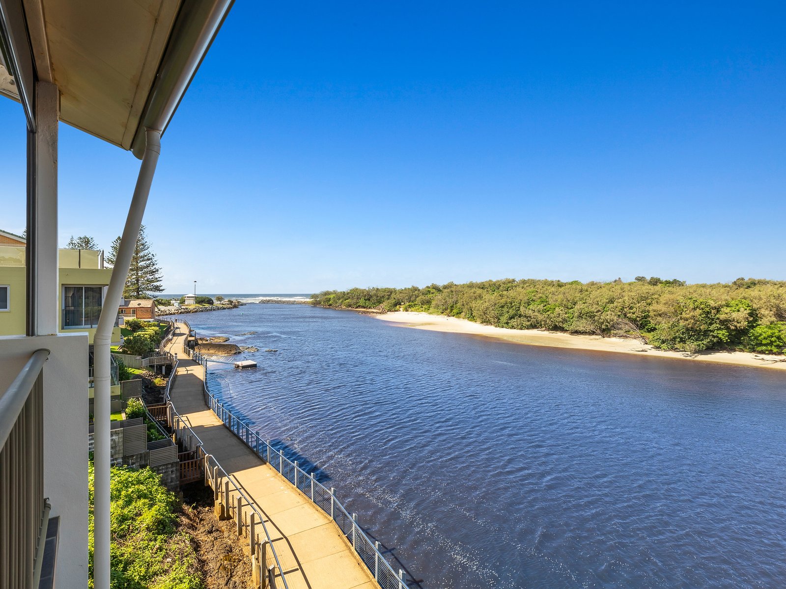 8/18 Moss Street KINGSCLIFF 16