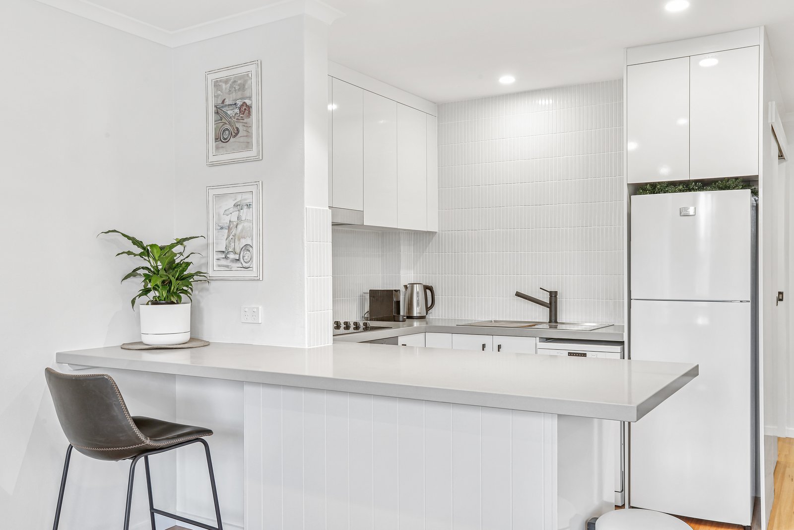 8/182 The Esplanade BURLEIGH HEADS 4