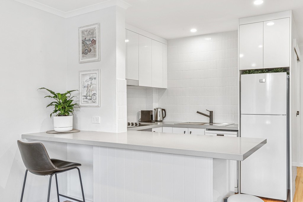 8/182 The Esplanade BURLEIGH HEADS 4