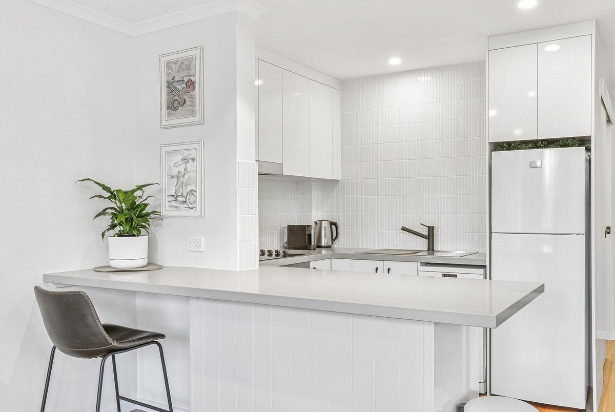 8/182 The Esplanade Burleigh Heads 1