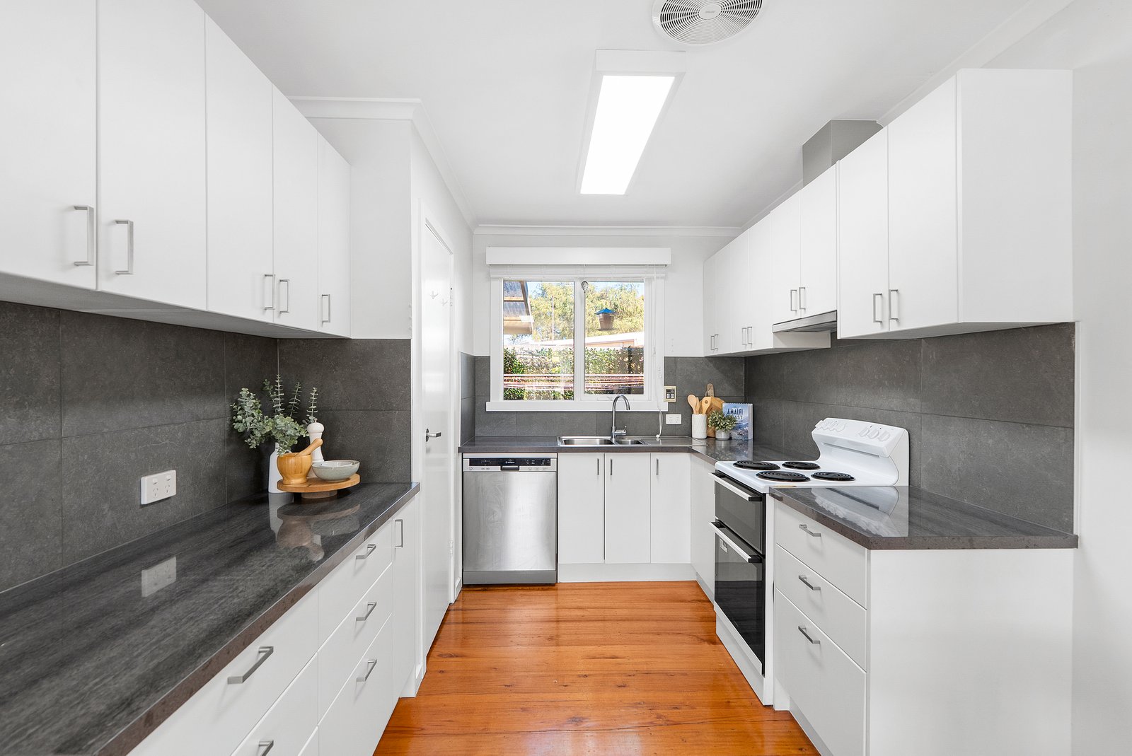 Gallery: 8/182 Weatherall Road