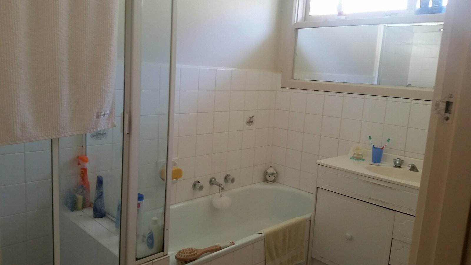 Gallery: 8/184 Beach Road