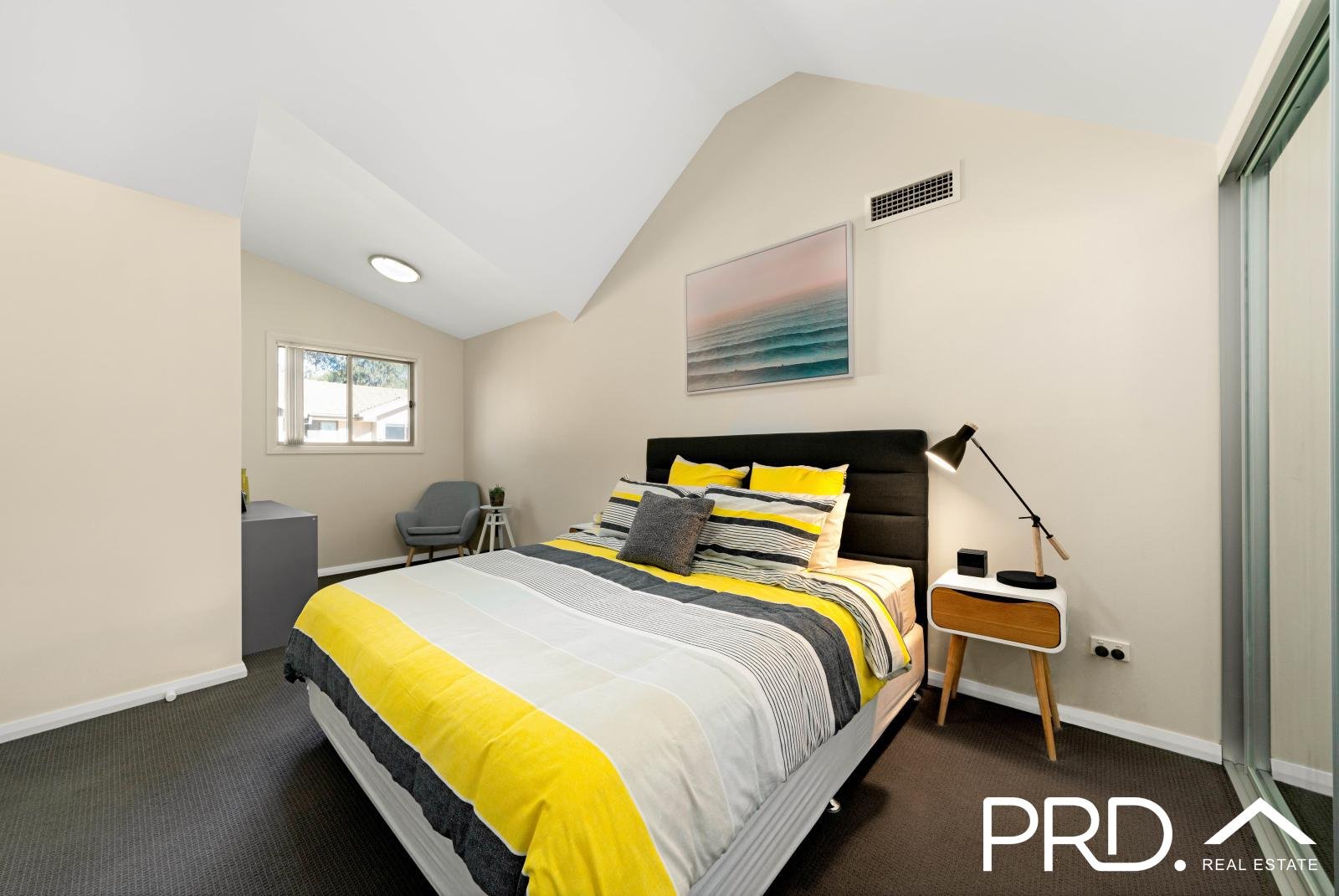 8/190 Lambeth Street PICNIC POINT 4