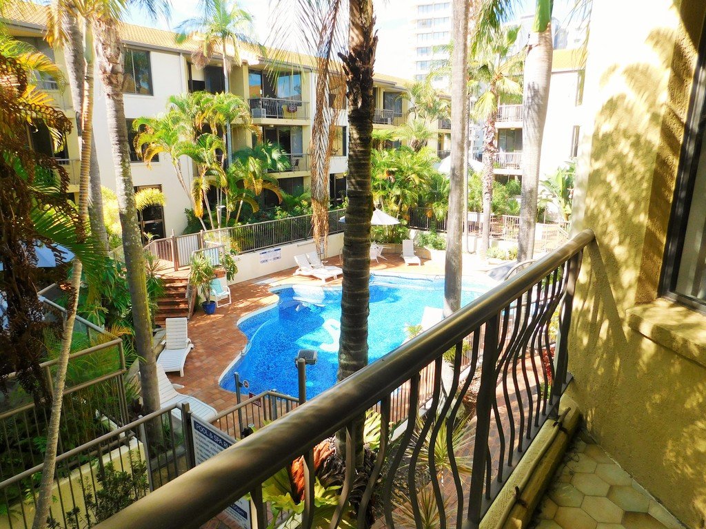 8/1917 Gold Coast Highway BURLEIGH HEADS 3