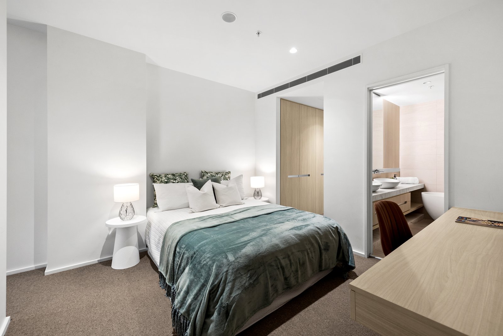 819/20 Queens Road, MELBOURNE, 3004