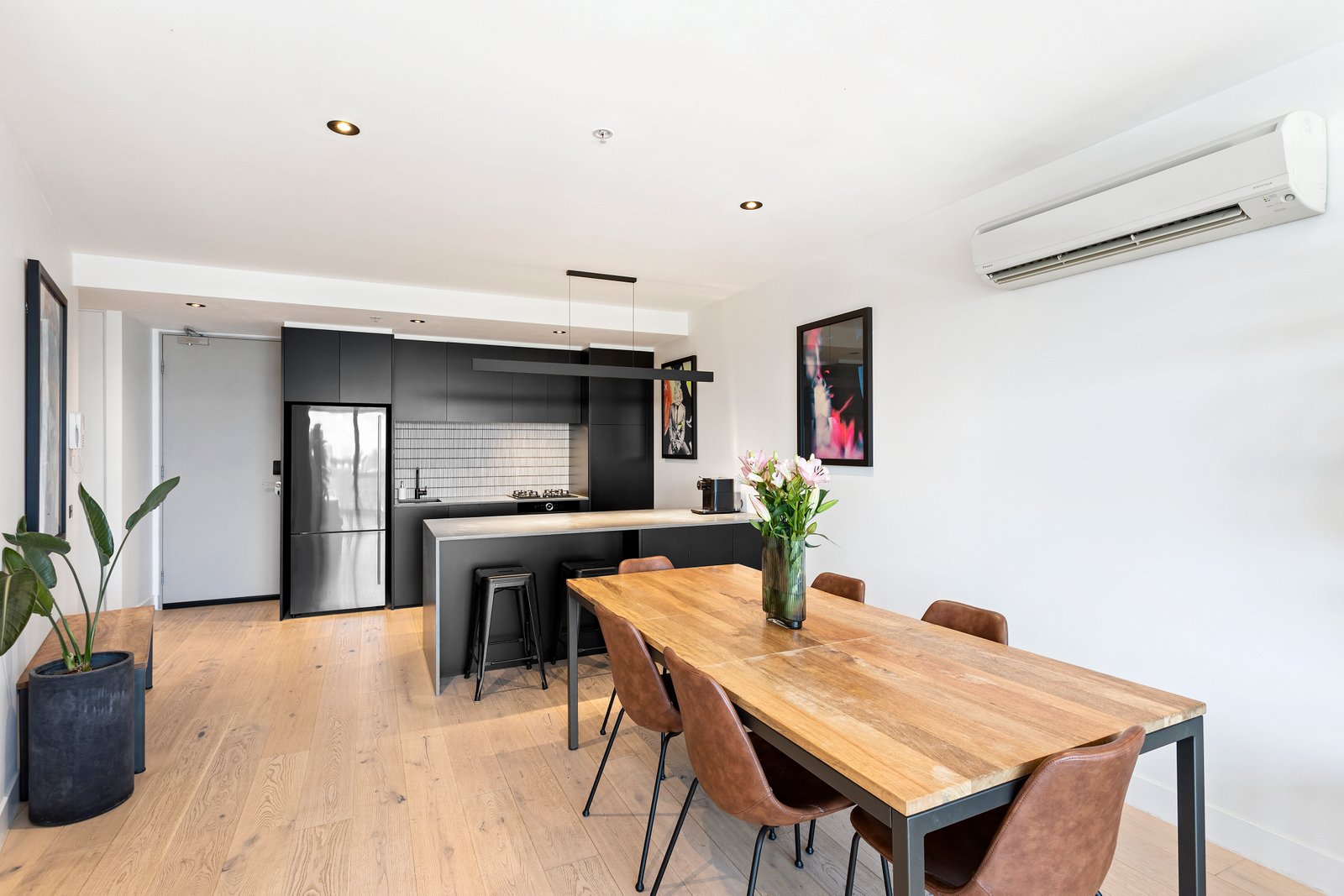 Real Estate and Property in 819/32 Bray Street, South Yarra, VIC