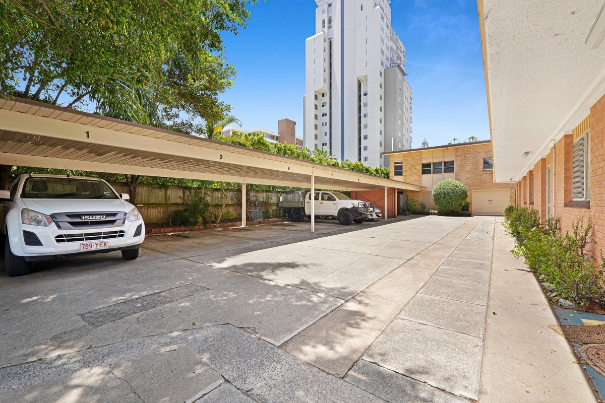 8/1947 Gold Coast Highway Burleigh Heads 12