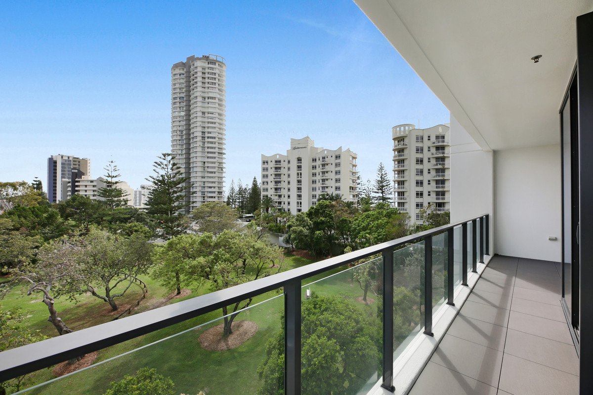 8/1969-1971 Gold Coast Highway Burleigh Heads 15