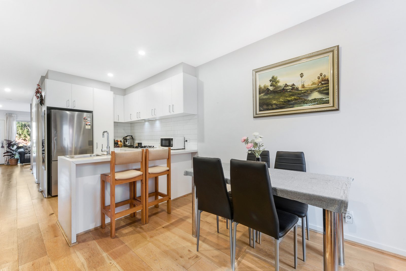 Gallery: 8/1A King George Parade