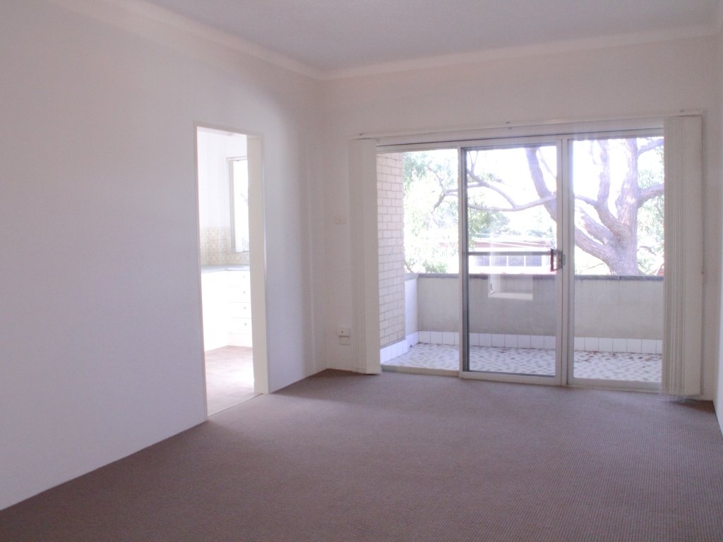 8/1A Rosa Street OATLEY 2