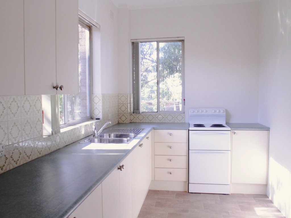 8/1A Rosa Street OATLEY 4