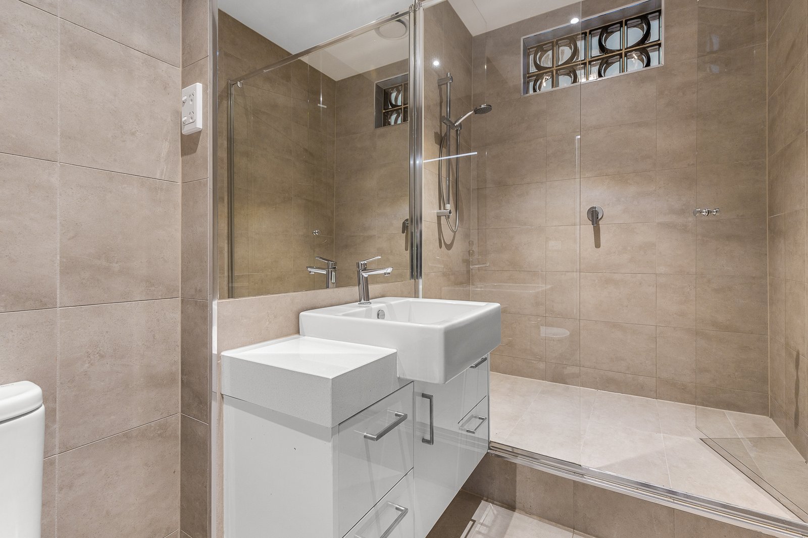 Real Estate and Property in 8/2-4 Kensington Road, South Yarra, VIC