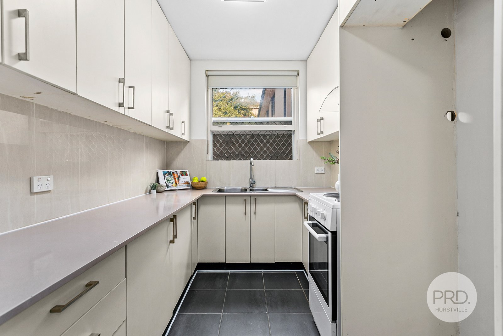 8/2 Blake Street KOGARAH 3