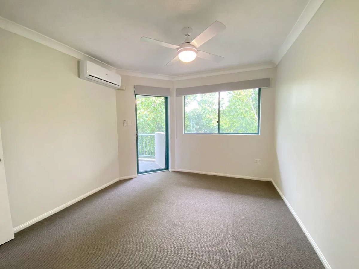 8/2 Brake Street BURLEIGH HEADS 8