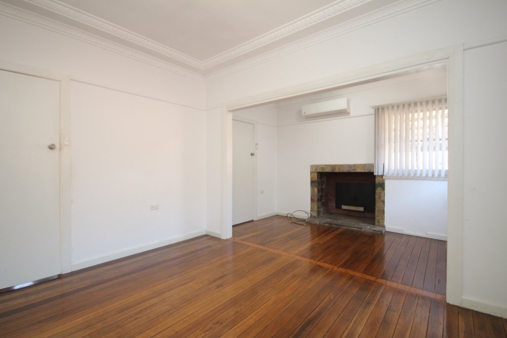 82 Canonbury Grove BEXLEY NORTH 3