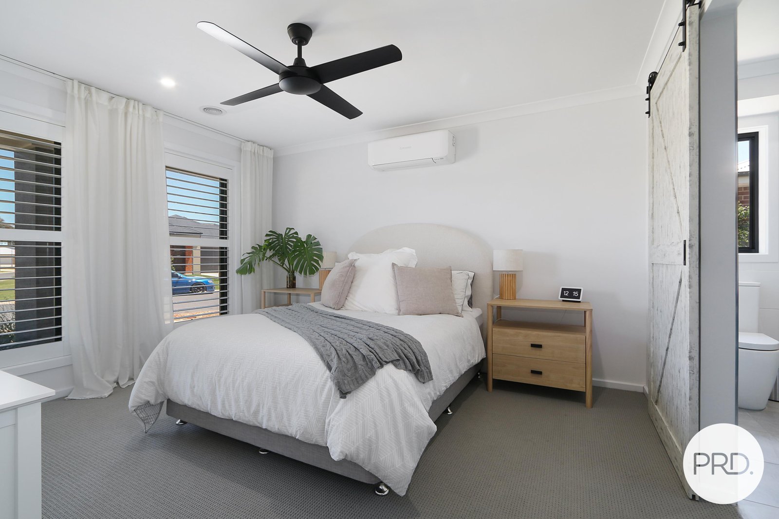 82 Cardiff Drive THURGOONA 11