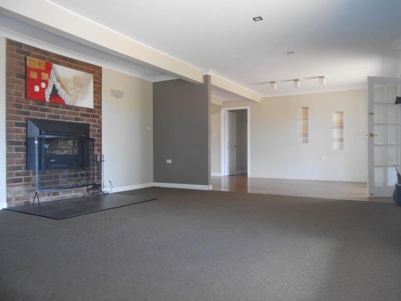 82 Eloura Rd  TAMWORTH 3