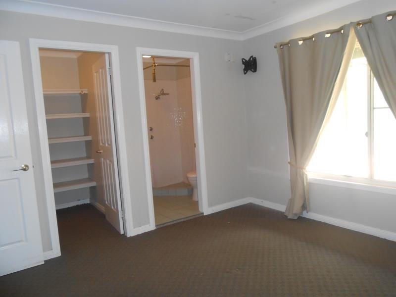 82 Eloura Rd  TAMWORTH 4