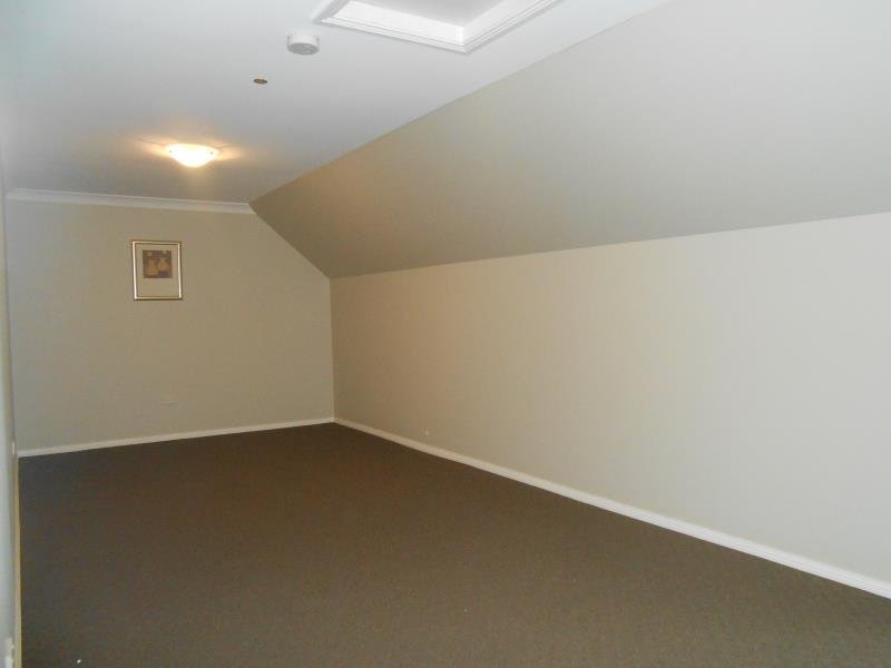 82 Eloura Rd  TAMWORTH 8