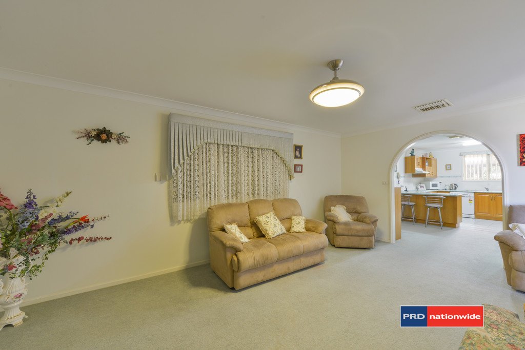 82 Glengarvin Drive TAMWORTH 3