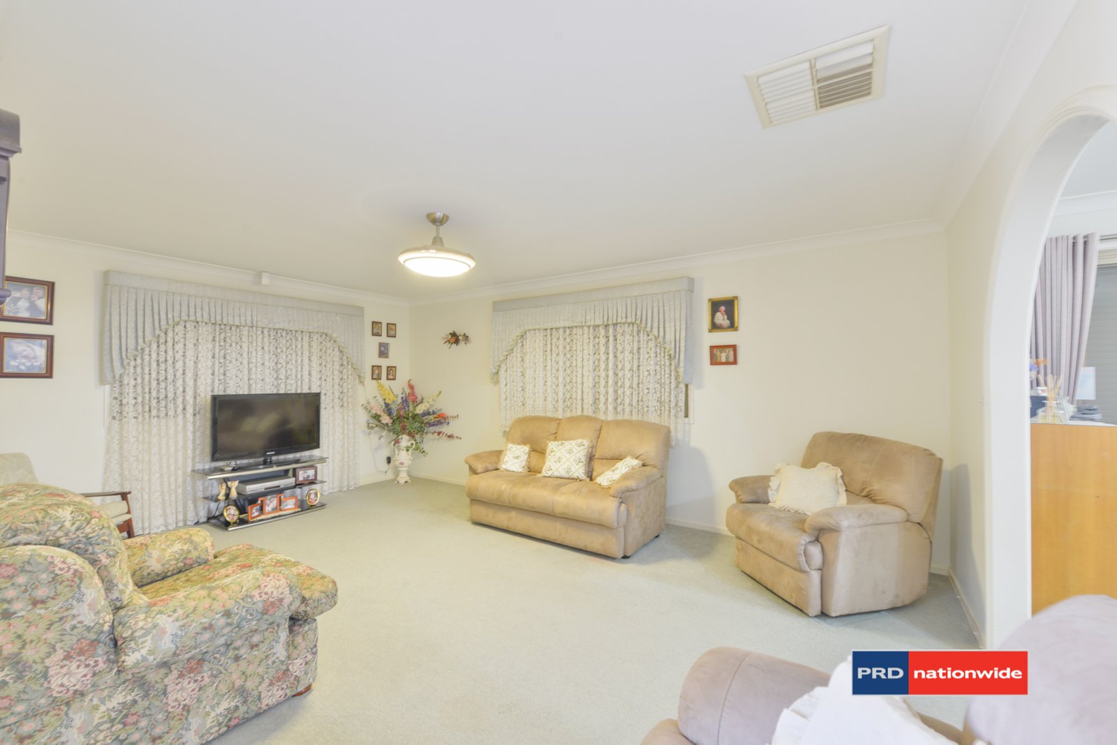 82 Glengarvin Drive TAMWORTH 4
