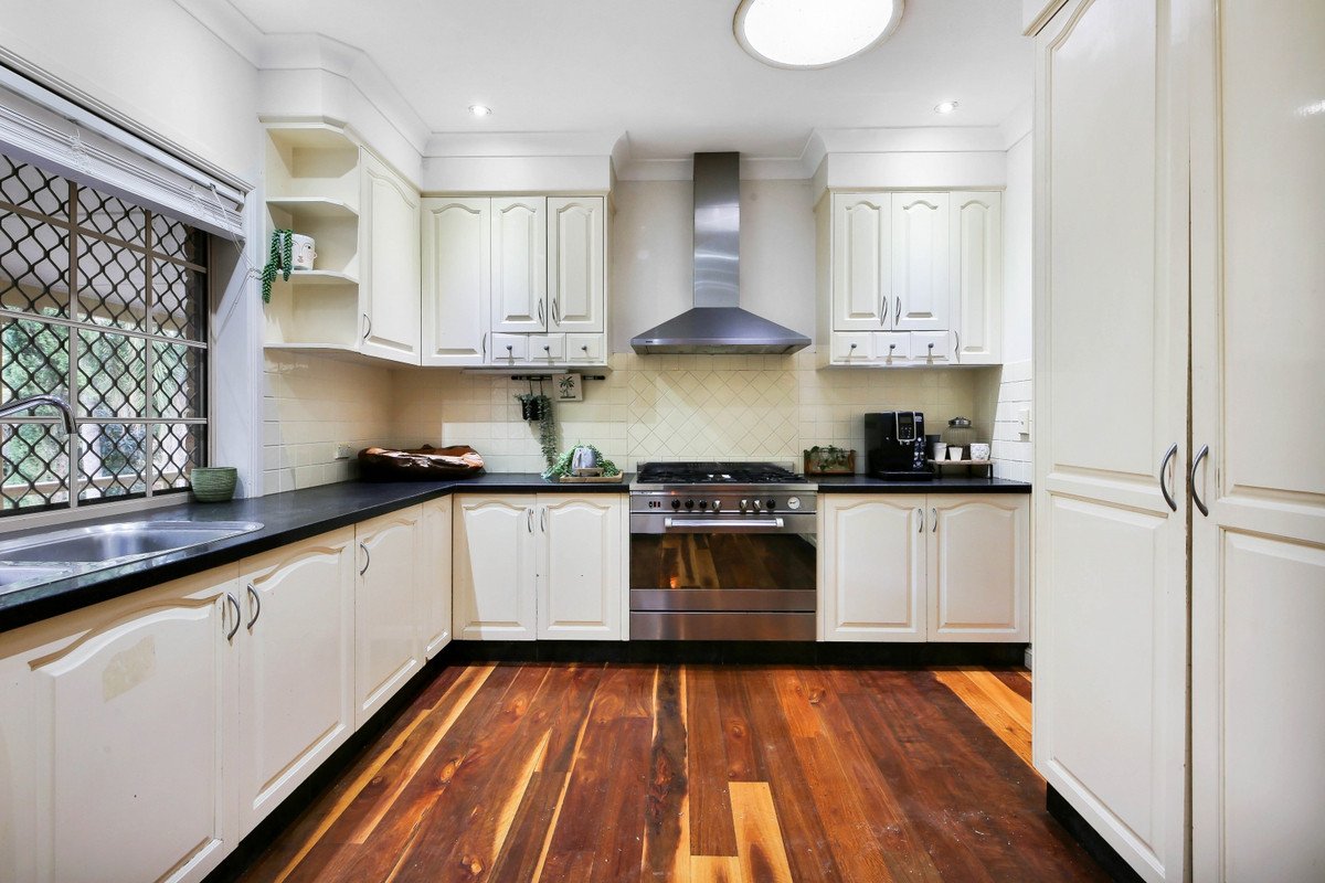 82 Glenmore Drive Bonogin 11