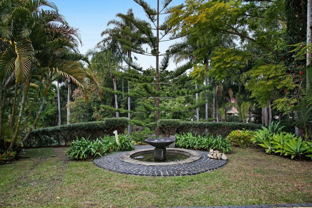 82 Glenmore Drive Bonogin 28