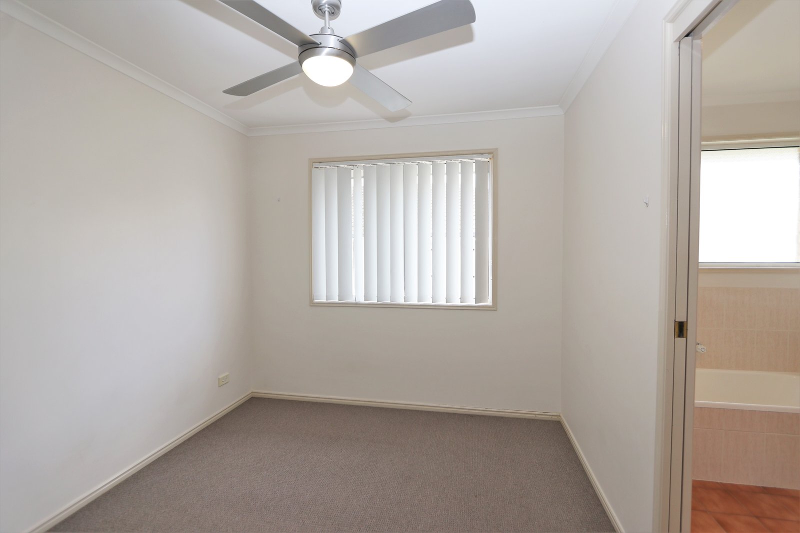 82 Kingarry Circuit MERRIMAC 12