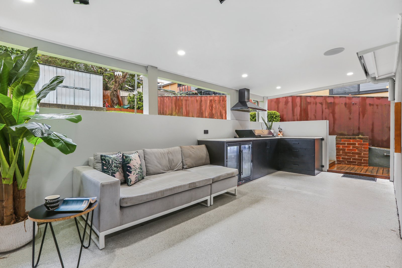 82 Laver Road DAPTO 8