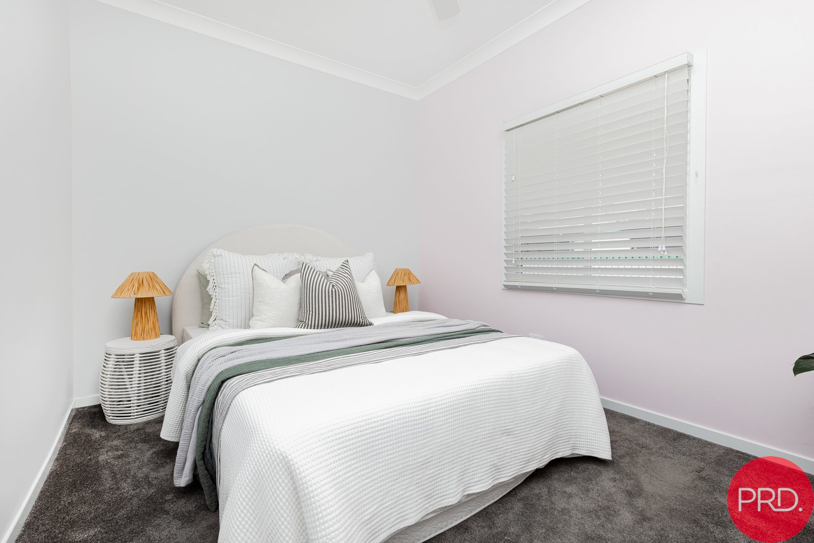 82 New England Highway LOCHINVAR 14