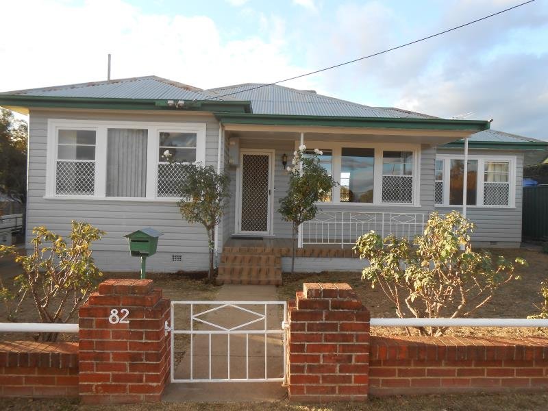 82 Piper Street TAMWORTH 1