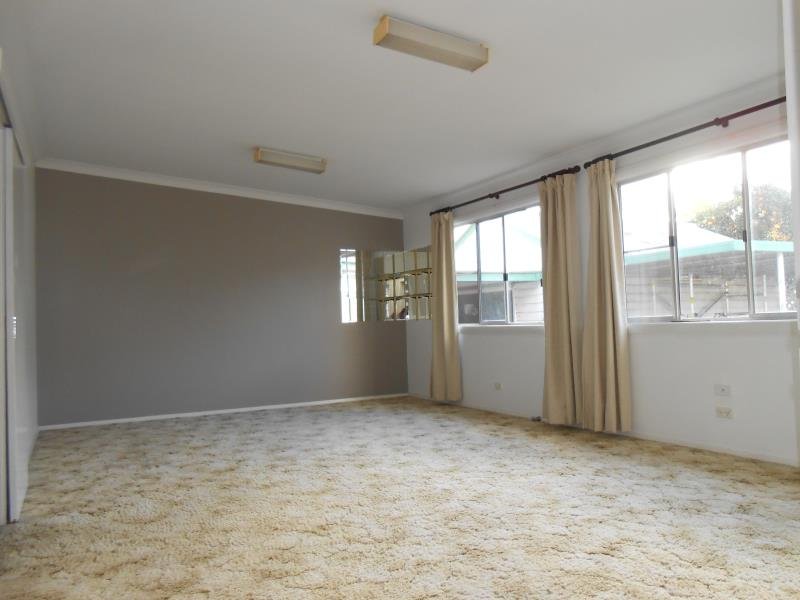 82 Piper Street TAMWORTH 4