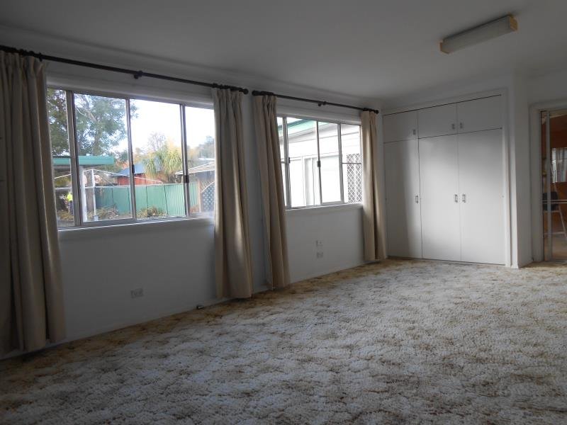 82 Piper Street TAMWORTH 9