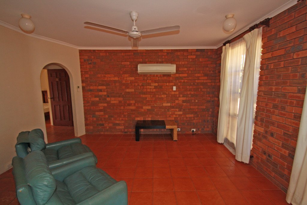 8/2 Robert Street BROOME 4