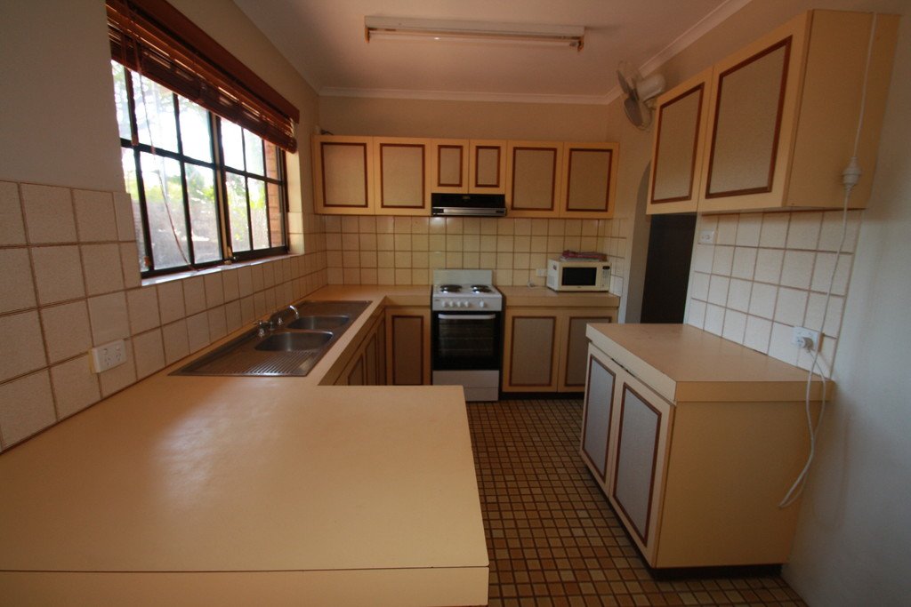 8/2 Robert Street BROOME 5