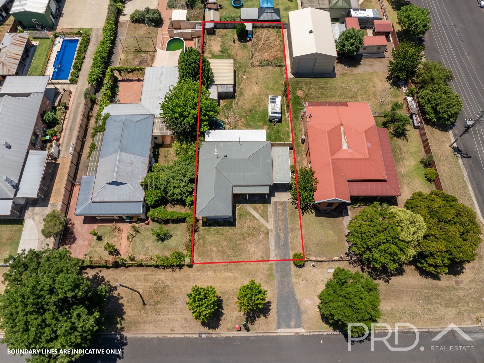 82 Russell Street TUMUT 14
