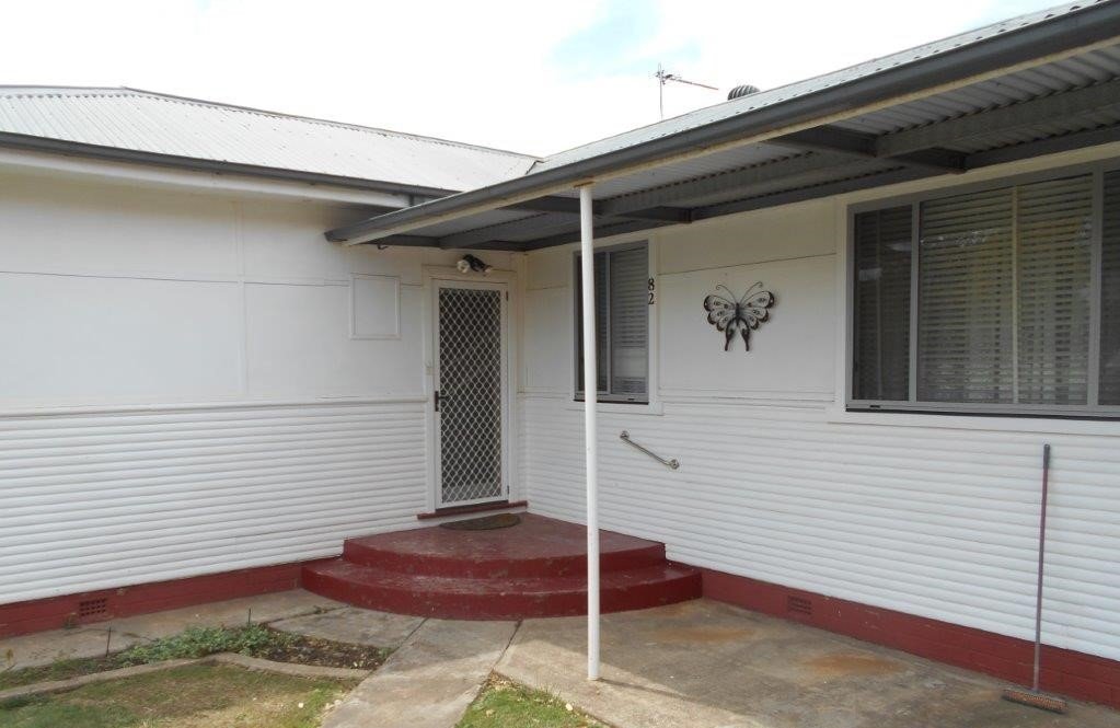 82 Russell Street TUMUT 2