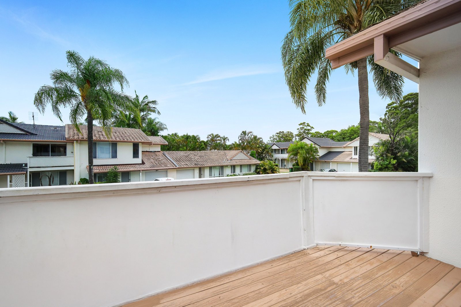 8/2 St Kevins Avenue BENOWA 6