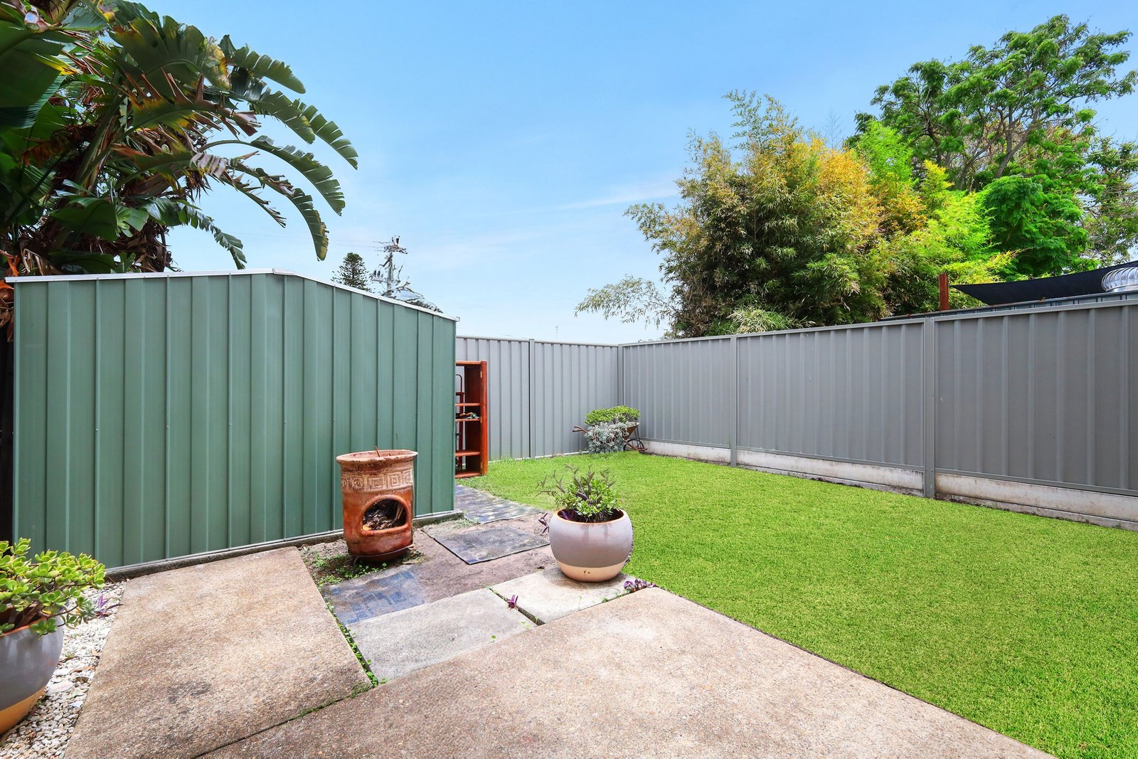 8/2 St Kevins Avenue BENOWA 9