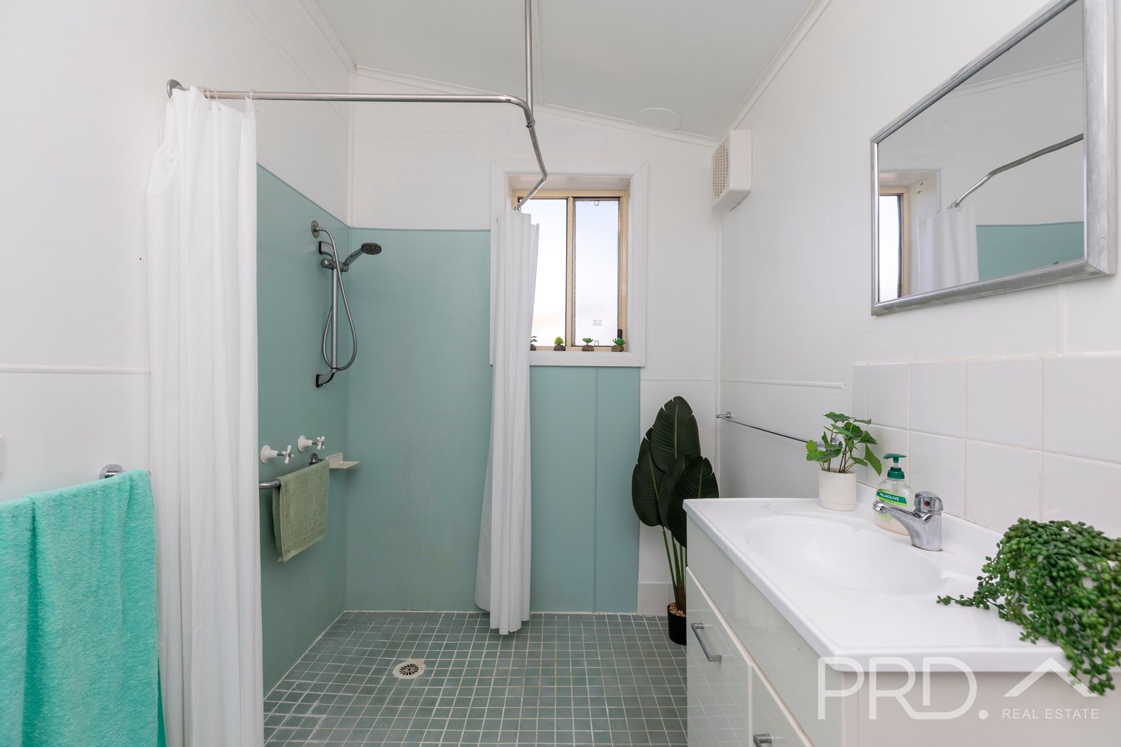 82 Sydney Street TUMUT 8