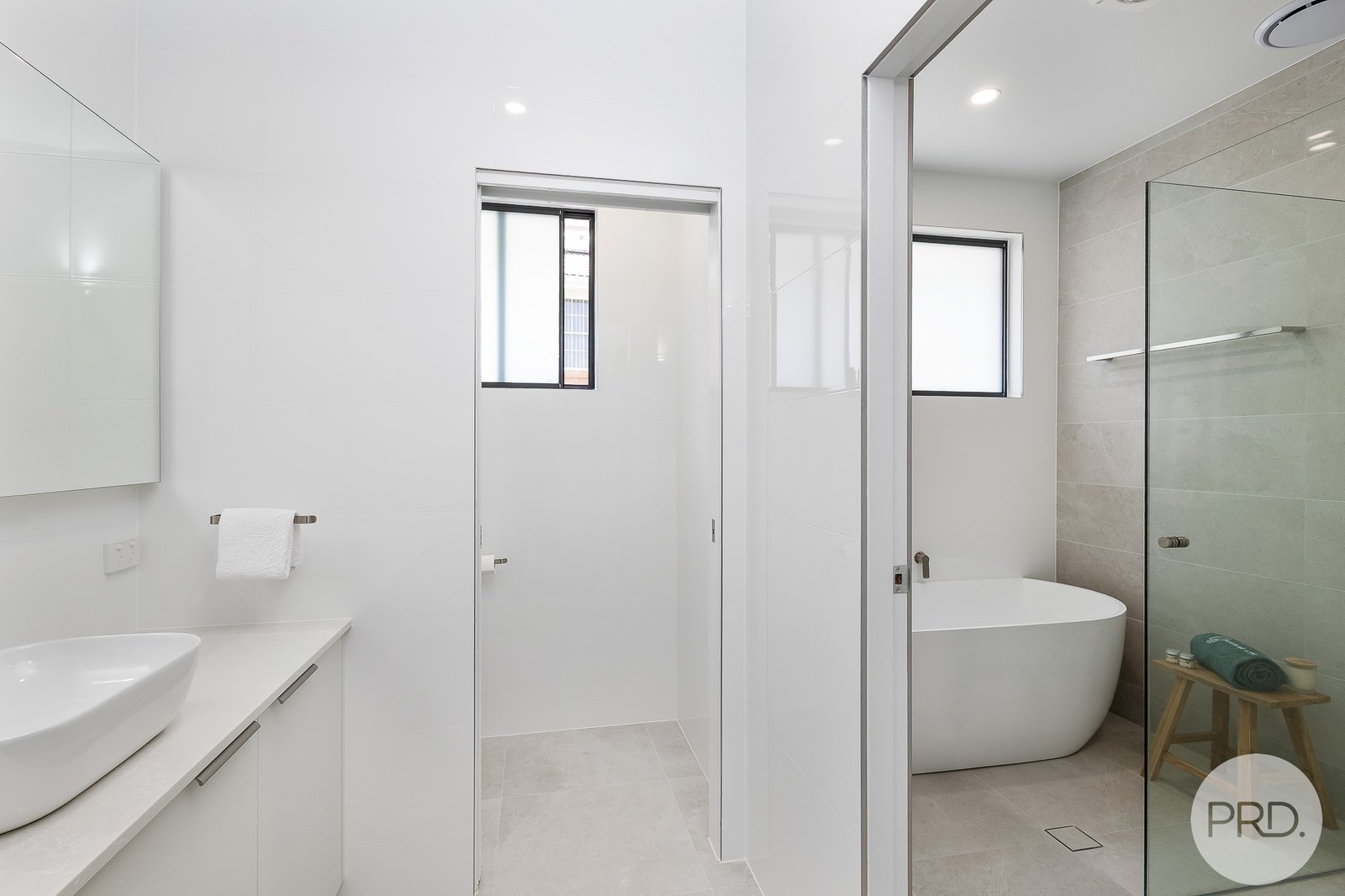 82 The Peninsula  CORLETTE 20