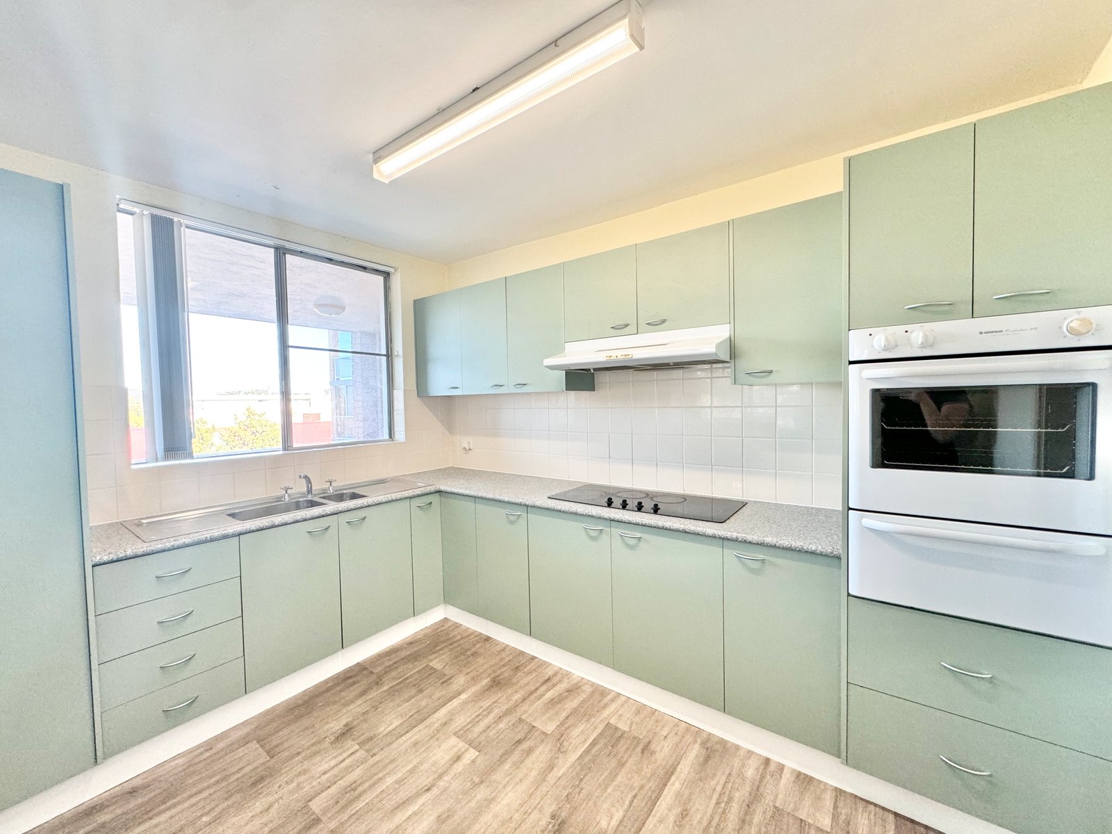 8/2 Thurlow Avenue NELSON BAY 2