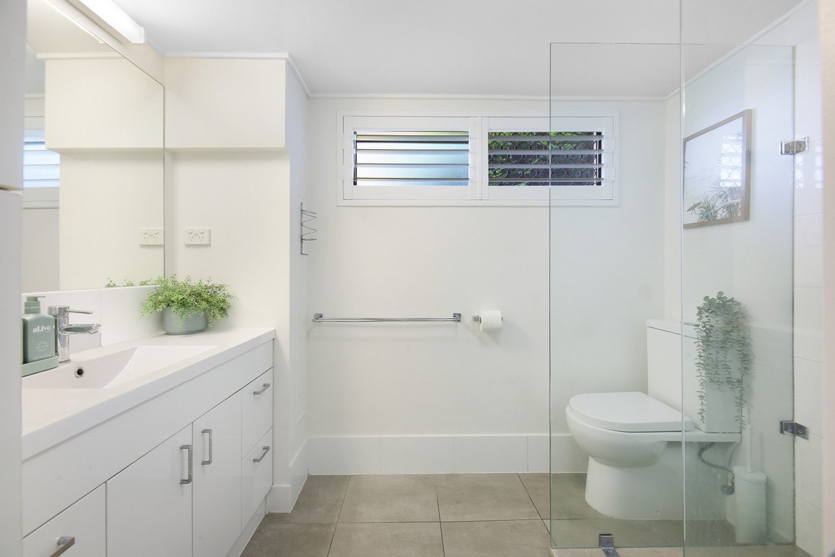 8/20-24 Barbet Place Burleigh Waters 12