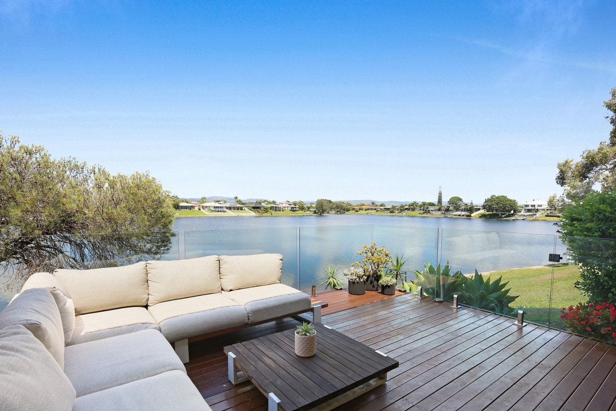 8/20-24 Barbet Place Burleigh Waters 1